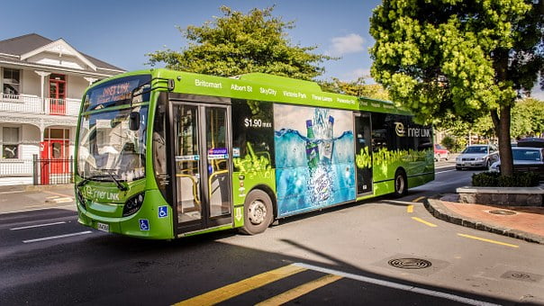 collective-435584__340-bus-auto